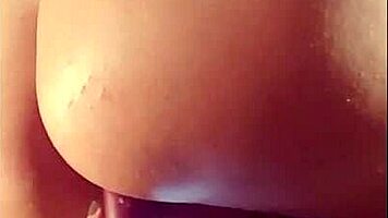 Hey tess this curvy teen ass shakes while toying