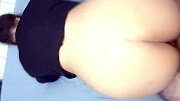 estilo perrito slamming her juicy pussy till she squirts hard