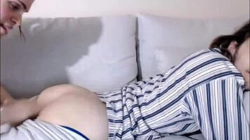 hey watch this teen tranny finger ass deep?