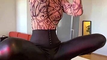 whoa sophie van loo's sexy legs in grey leggings set kitchen counter ablaze