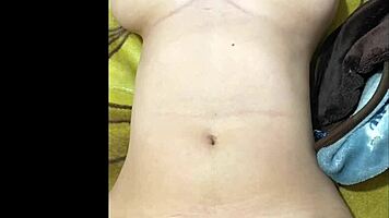 going live on cam showing my fan my closeup wet pussy