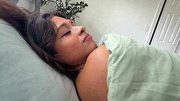 i can't resist luxe la fox sneaking into my bed for wild creampie fantasy with scott stark