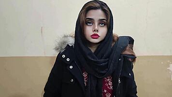 Horny Indian Girl Deepthroats Big Cock in Jungle Hindi