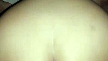 intenta no correrte dentro de mi con este coño apretado en vaquera inversa creampie