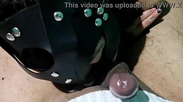 hey sexy latina cutie show me that skinny housewife close-up ass