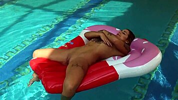 god heidi's juicy milf ass and big tits tease me poolside non-stop
