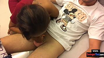 ASIAN AMATEUR GF SUCKS BIG COCK HANDJOB FINISH!