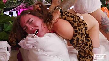 Slutty Tess Thompson Craves Bryan Gozzling's Extreme Pussy Pounding