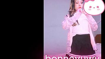 Bonneyuwu Argentinian Cutie Masturbates Solo