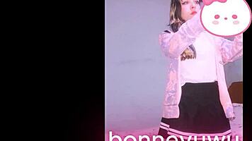 Bonneyuwu Argentinian Cutie Masturbates Solo