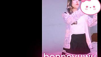 Bonneyuwu Argentinian Cutie Masturbates Solo