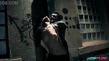 spanish brunette street fisted squirted dominated at night