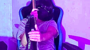 Damn this rockera puta emo slut begs for your cock now!