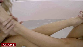 girls devour wet pussies in steamy bath cumfest