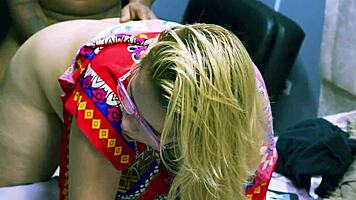 Beautiful latina big ass babe delivers sloppy deepthroat blowjob delight