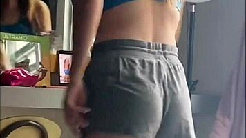 hot teen shakes ass for deep pussy pound