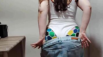 hey check cute chubby girl fingering to epic squirt 💦😍