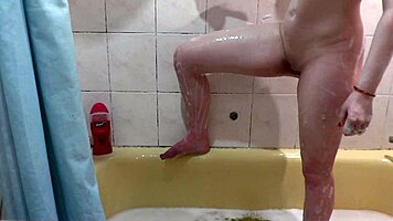Sexy Naked Babe Soapy Bath Wet Pussy Boobs Ass Nipples Wow!