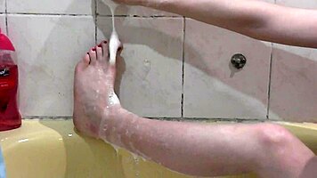 Sexy Naked Babe Soapy Bath Wet Pussy Boobs Ass Nipples Wow!