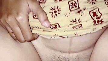 ngentot istri tetangga di mobil penuh sensasi 😈🚗