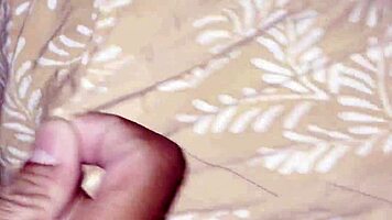 ngentot istri tetangga di mobil penuh sensasi 😈🚗