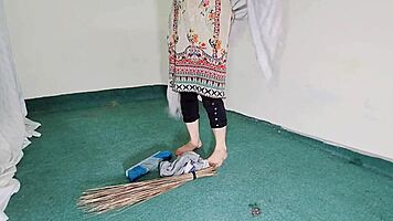 muslim maid, show that big ass through your see-through pajamas? 😈🍑