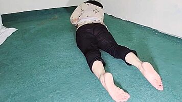 muslim maid, show that big ass through your see-through pajamas? 😈🍑