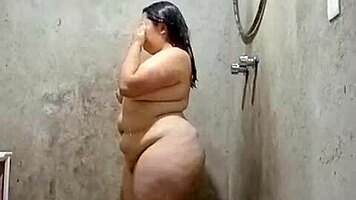 Chubby latina wife scoops thick cum from her dripping pussy