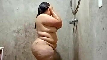 Chubby latina wife scoops thick cum from her dripping pussy