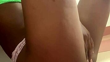 ohhh suce moi les seins yeah suck my tits so good please...