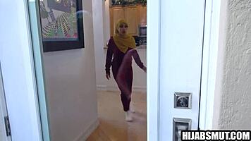 Arab Woman Deepthroats Trainer in Cheating Workout