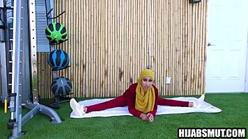 Arab Woman Deepthroats Trainer in Cheating Workout