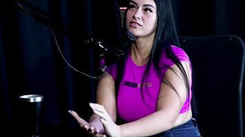 safada angel baronesa sucks tits while plug slips in ass