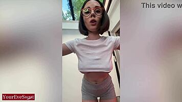 i deepthroat eve sweet's huge dildo