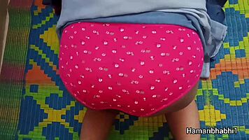 desi beauty's tight pussy pounded closeup in saree