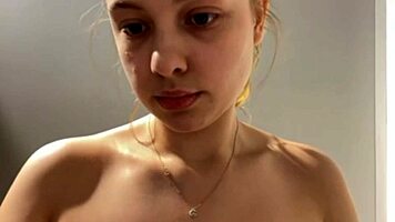 bbw blonde teen masturbates wet pussy orgasms hardcore in public gym outdoor webcam fuck