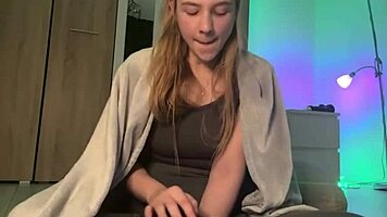 hey, eat my virgin wet pussy while i finger it so good