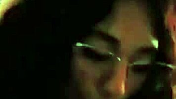 estoy tan aburrida que le pido a mi esposo chupar su verga gruesa ahora