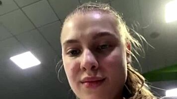 BIG NATURAL TITS BOUNCING Hard In Gym Workout