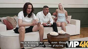 busy guy finally gets that hot blonde teen pussy! 😉🔥