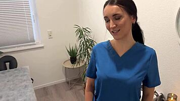 Fucked the Sexy Masseuse from Dating App Until She Moaned in Ecstasy!