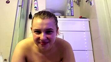 jucielussie double penetrated rides dildo squirts on cam
