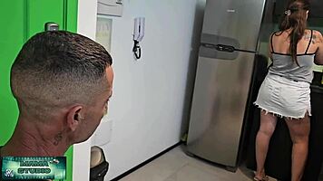 mama studio tempts guy with hot dinner before others arrive