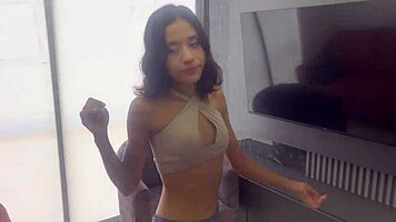 hey little hottie caught me jerking to your pics wanna ride?