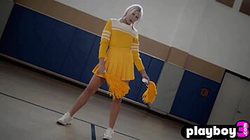 Petite Cheerleader Lennon Elizabeth Undresses Big Ass