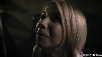 Rough deepthroat trailerpark blonde small tits fucked hard