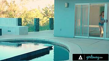 hey kristen, practice cpr on my bikini tits by the pool? 😏💦