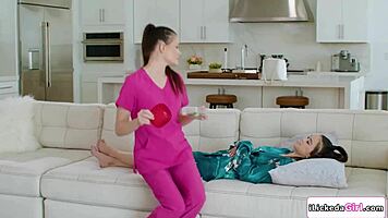 busty masseuse uh makes her moan eatin that wet pussy good