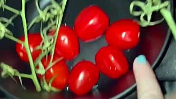 kinky saudi virgin teen masturbates extreme food fetish dripping pussy 😈