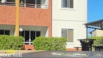 feliz natal! piscina gostosa e noel tatuado me deu o peru depois